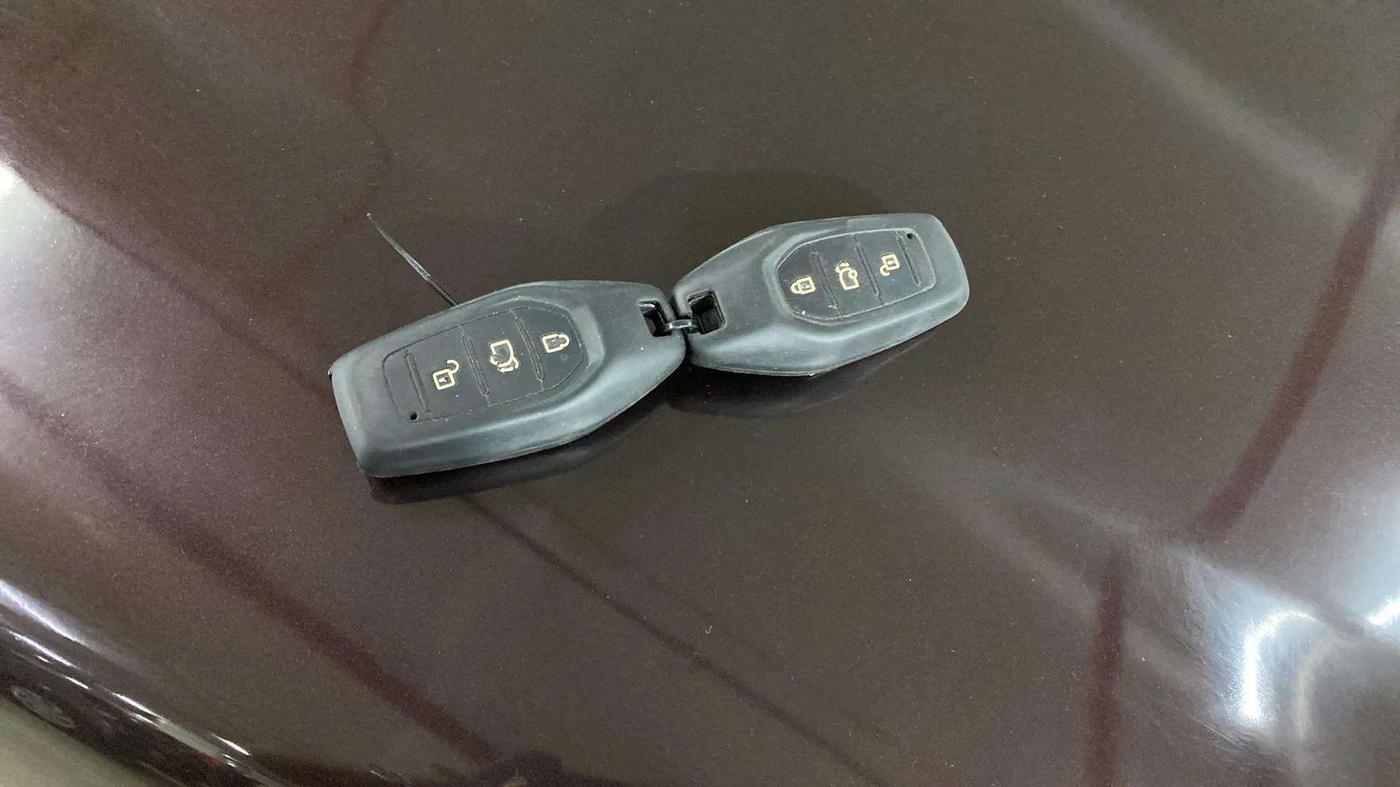 2019 Mahindra XUV500 W11 AT, Diesel, Automatic, 55,771 km, Key Close Up