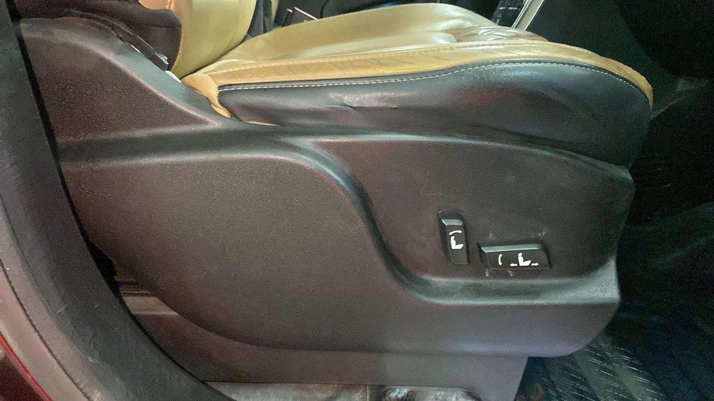 2019 Mahindra XUV500 W11 AT, Diesel, Automatic, 55,771 km, Driver Side Adjustment Panel