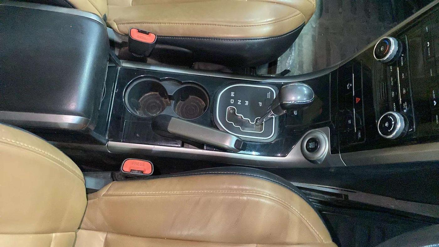 2019 Mahindra XUV500 W11 AT, Diesel, Automatic, 55,771 km, Gear Lever