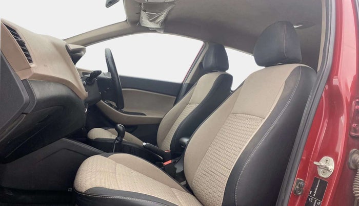 2017 Hyundai Elite i20 SPORTZ 1.2, CNG, Manual, 1,13,359 km, Right Side Front Door Cabin