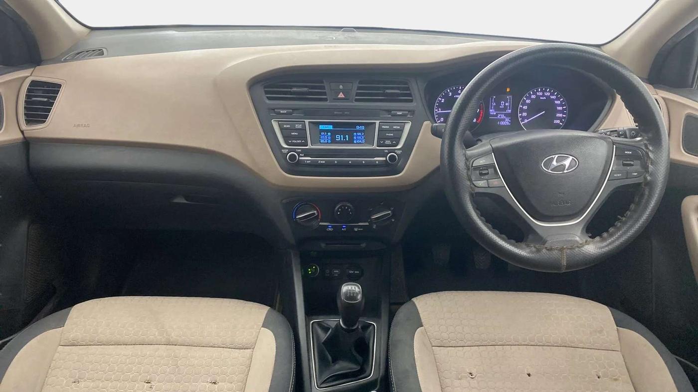 2017 Hyundai Elite i20 SPORTZ 1.2, CNG, Manual, 1,13,359 km, Dashboard