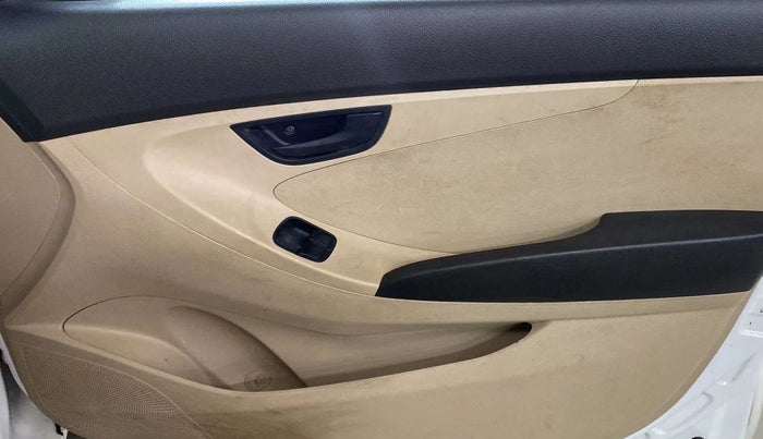 2016 Hyundai Eon ERA +, Petrol, Manual, 24,394 km, Driver Side Door Panels Control