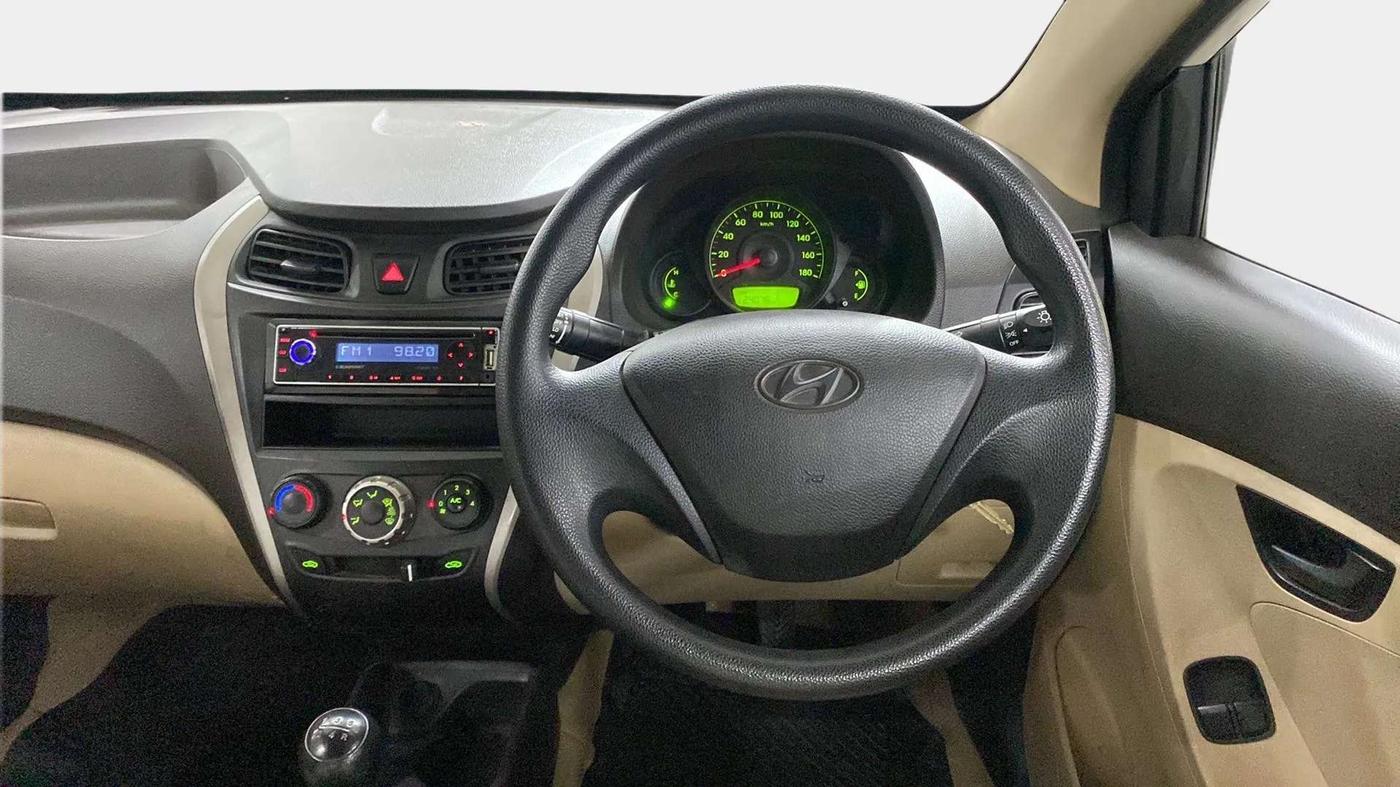 2016 Hyundai Eon ERA +, Petrol, Manual, 24,394 km, Steering Wheel Close Up