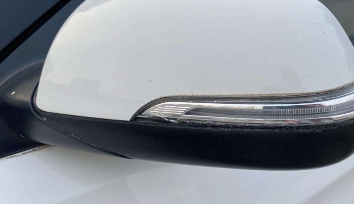 2017 Hyundai Creta E PLUS 1.6 PETROL, Petrol, Manual, 50,004 km, Left rear-view mirror - Indicator light has minor damage