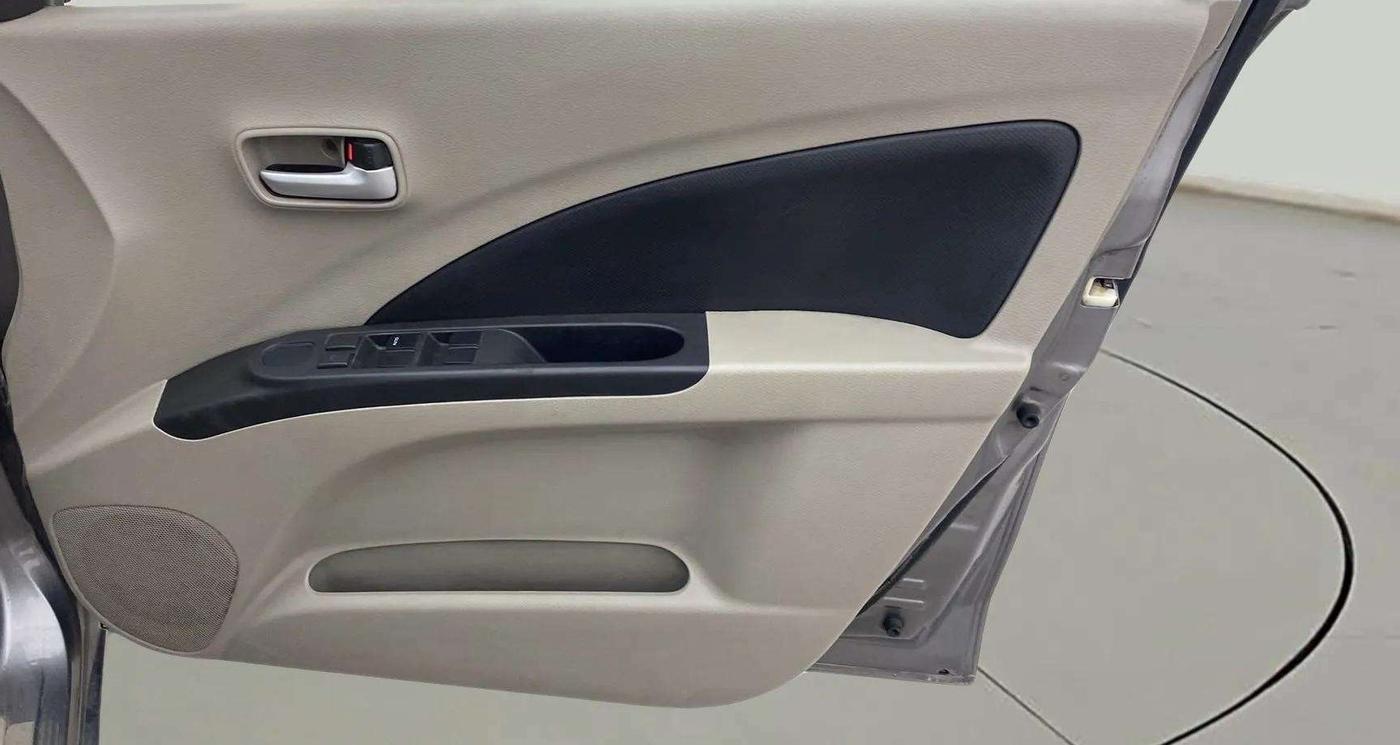 2015 Maruti Celerio VXI AMT, Petrol, Automatic, 43,769 km, Driver Side Door Panels Control