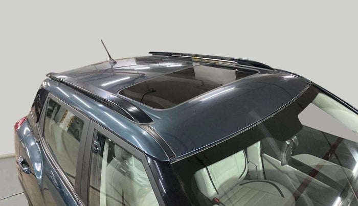 2022 Mahindra XUV300 W6 1.2 PETROL AMT, Petrol, Automatic, 13,372 km, Roof