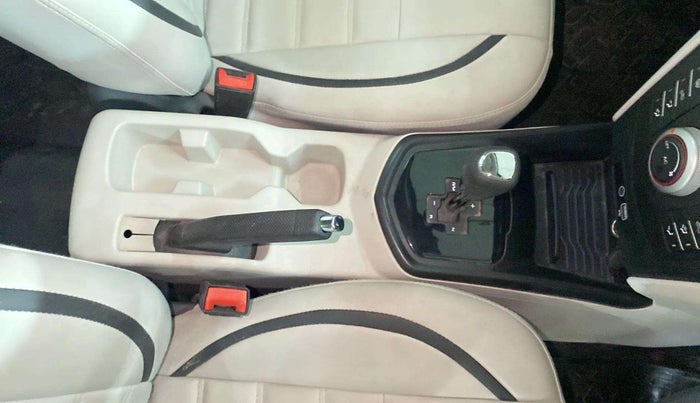 2022 Mahindra XUV300 W6 1.2 PETROL AMT, Petrol, Automatic, 13,372 km, Gear Lever