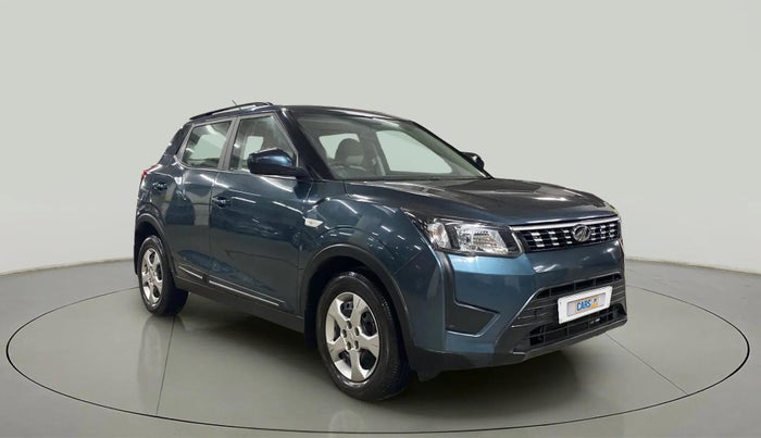 2022 Mahindra XUV300 W6 1.2 PETROL AMT, Petrol, Automatic, 13,372 km, Right Front Diagonal