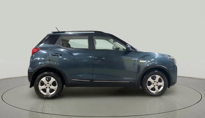 2022 Mahindra XUV300 W6 1.2 PETROL AMT, Petrol, Automatic, 13,372 km, Right Side View