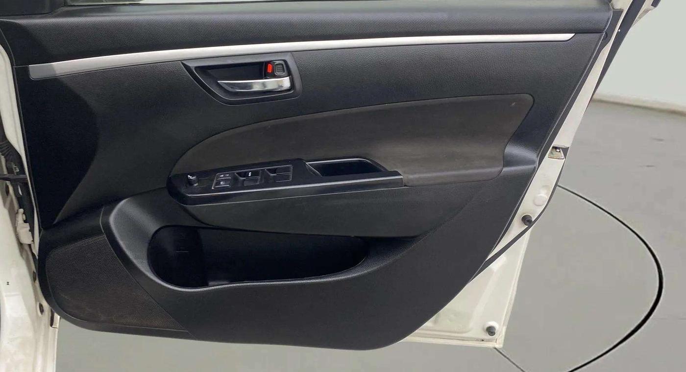 2014 Maruti Swift VXI, Petrol, Manual, 41,477 km, Driver Side Door Panels Control