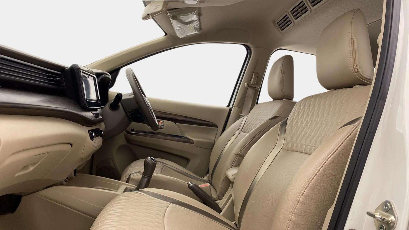 2019 Maruti Ertiga ZXI+ SHVS, Petrol, Manual, 45,033 km, Right Side Front Door Cabin
