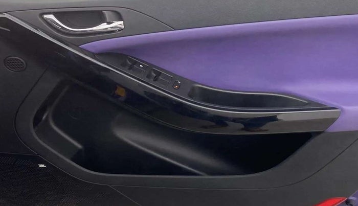 2023 Tata NEXON FEARLESS + SUNROOF DCA DUAL TONE 1.2 PETROL, Petrol, Automatic, 14,540 km, Driver Side Door Panels Control