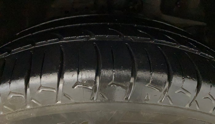 2015 Honda Amaze 1.2L I-VTEC S, Petrol, Manual, 68,944 km, Right Front Tyre Tread
