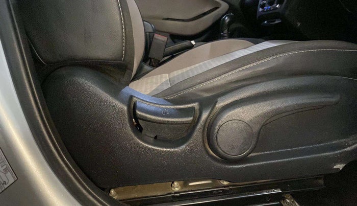 2019 Hyundai Elite i20 SPORTZ PLUS 1.2, Petrol, Manual, 97,881 km, Driver Side Adjustment Panel
