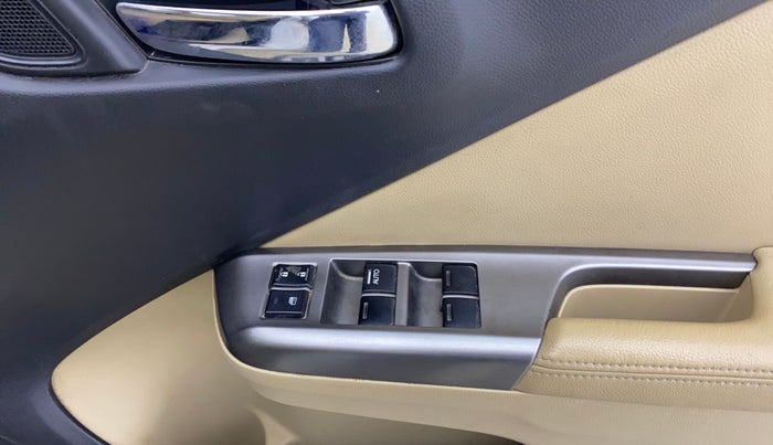 2016 Honda City 1.5L I-VTEC VX CVT, Petrol, Automatic, 1,04,189 km, Driver Side Door Panels Control