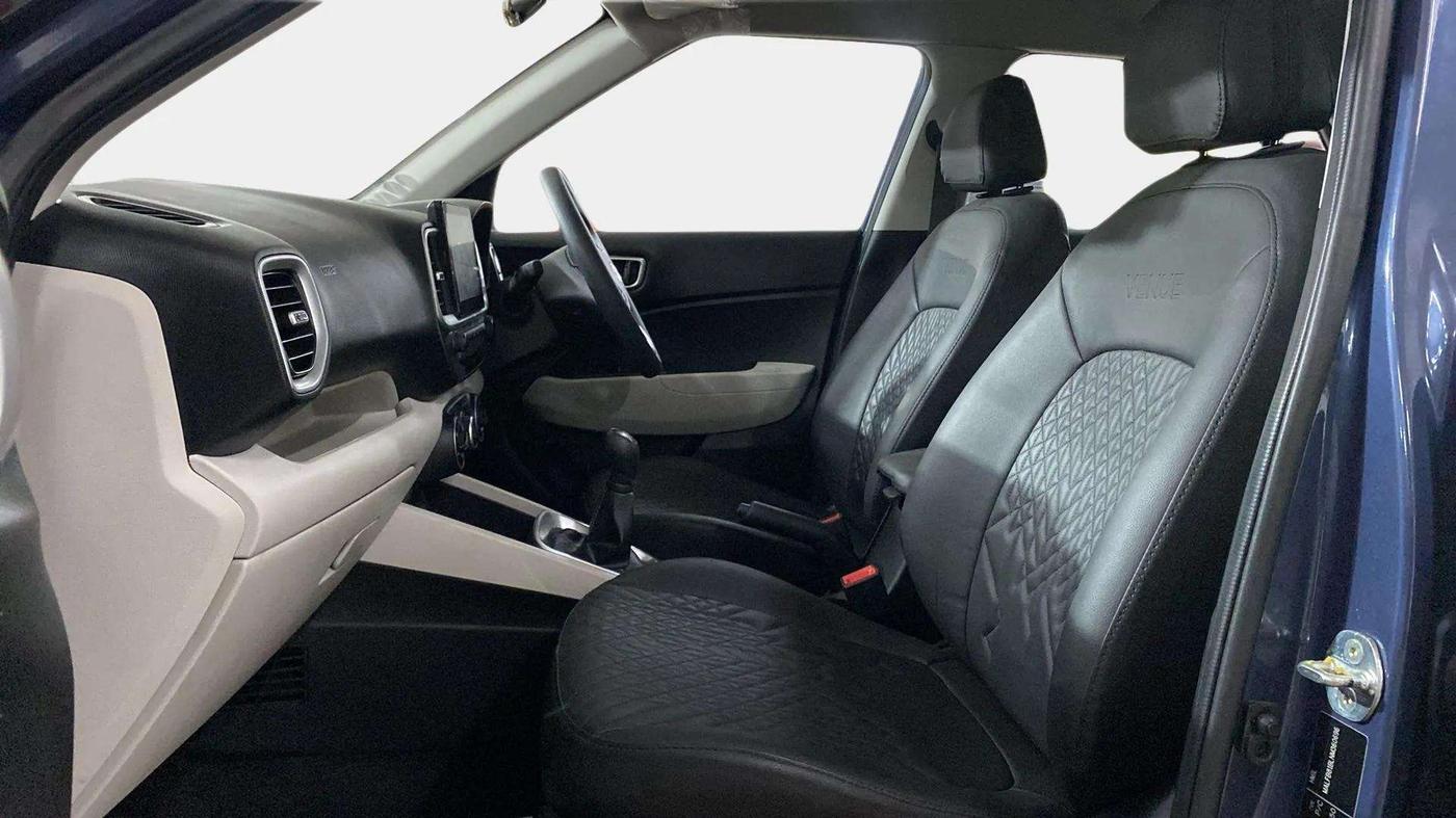 2022 Hyundai VENUE S 1.2, Petrol, Manual, 6,724 km, Right Side Front Door Cabin