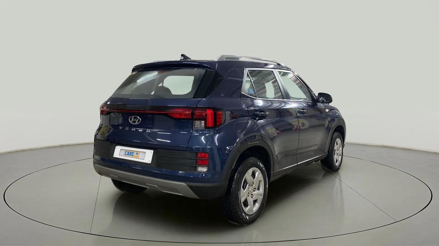 2022 Hyundai VENUE S 1.2, Petrol, Manual, 6,724 km, Right Back Diagonal