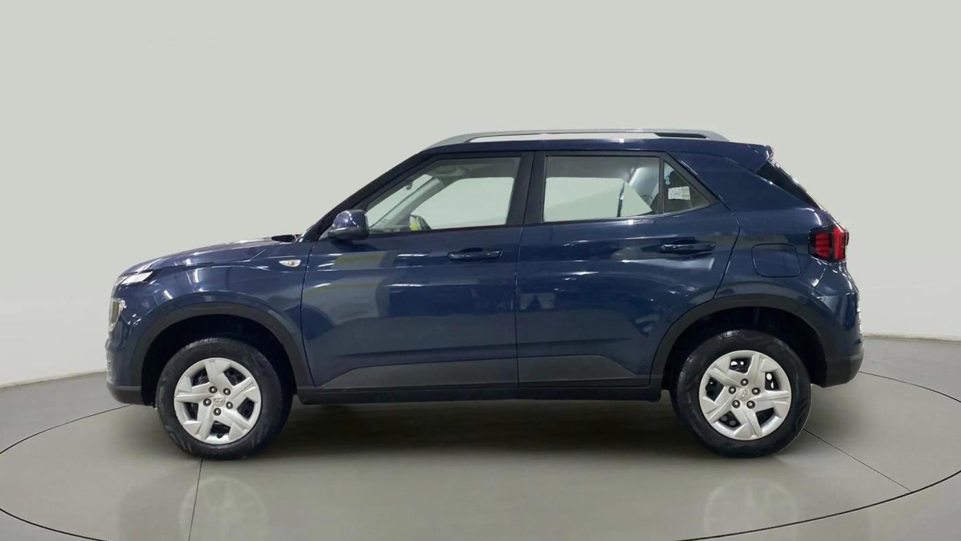 2022 Hyundai VENUE S 1.2, Petrol, Manual, 6,724 km, Left Side