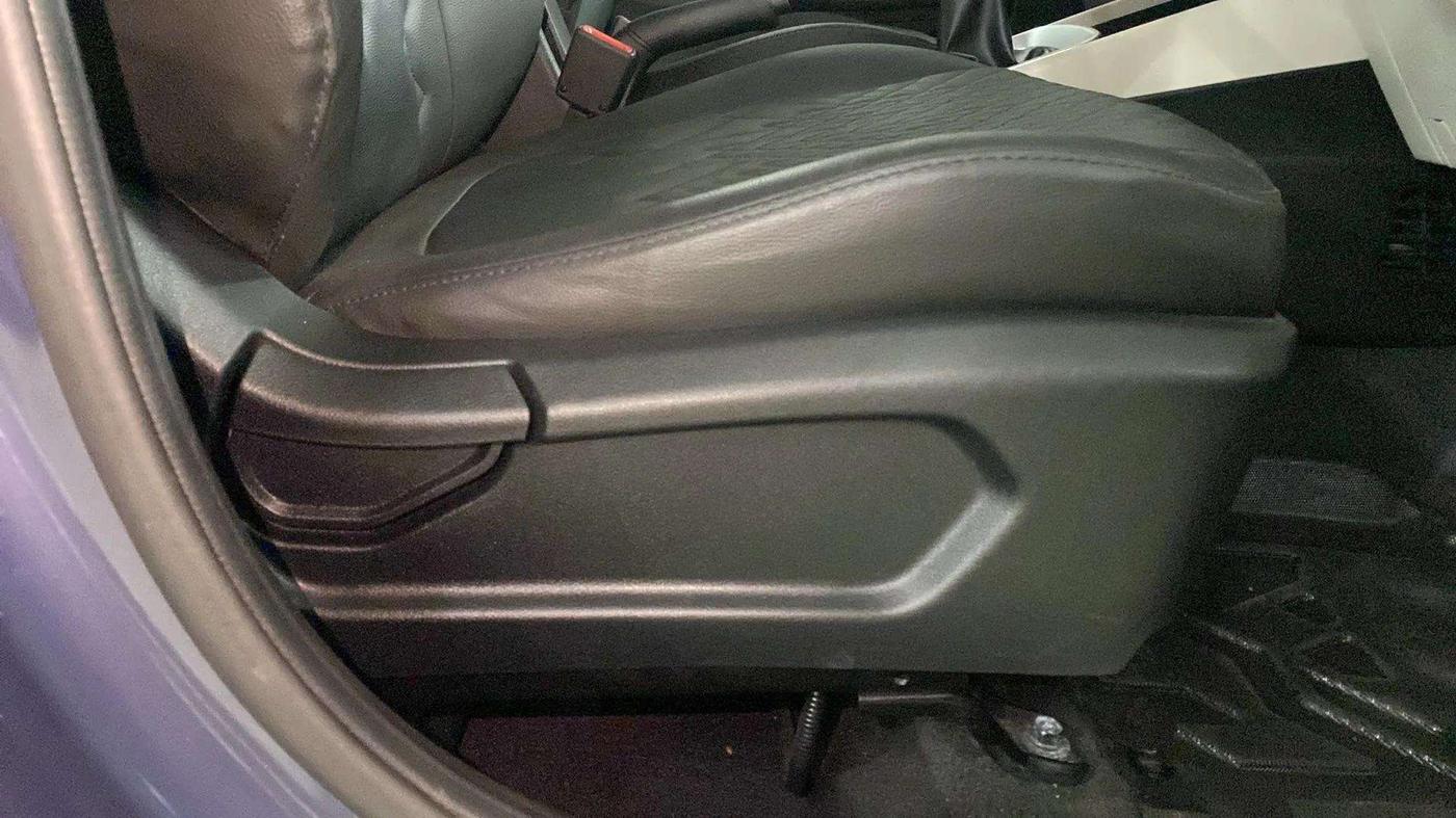 2022 Hyundai VENUE S 1.2, Petrol, Manual, 6,724 km, Driver Side Adjustment Panel