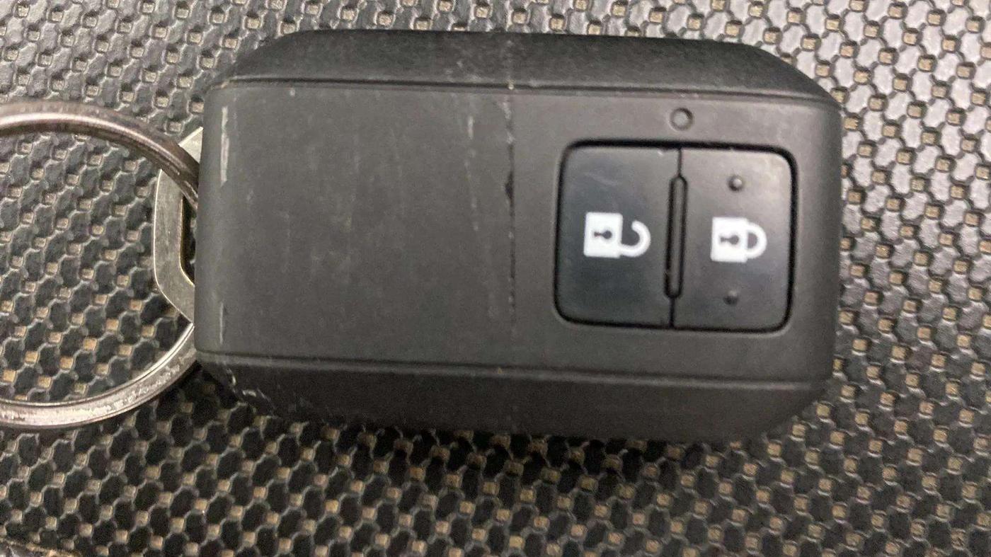 2021 Toyota Glanza G, Petrol, Manual, 16,605 km, Key Close Up