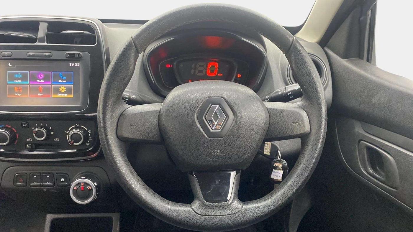 2017 Renault Kwid RXT 1.0 AMT, Petrol, Automatic, 28,907 km, Steering Wheel Close Up