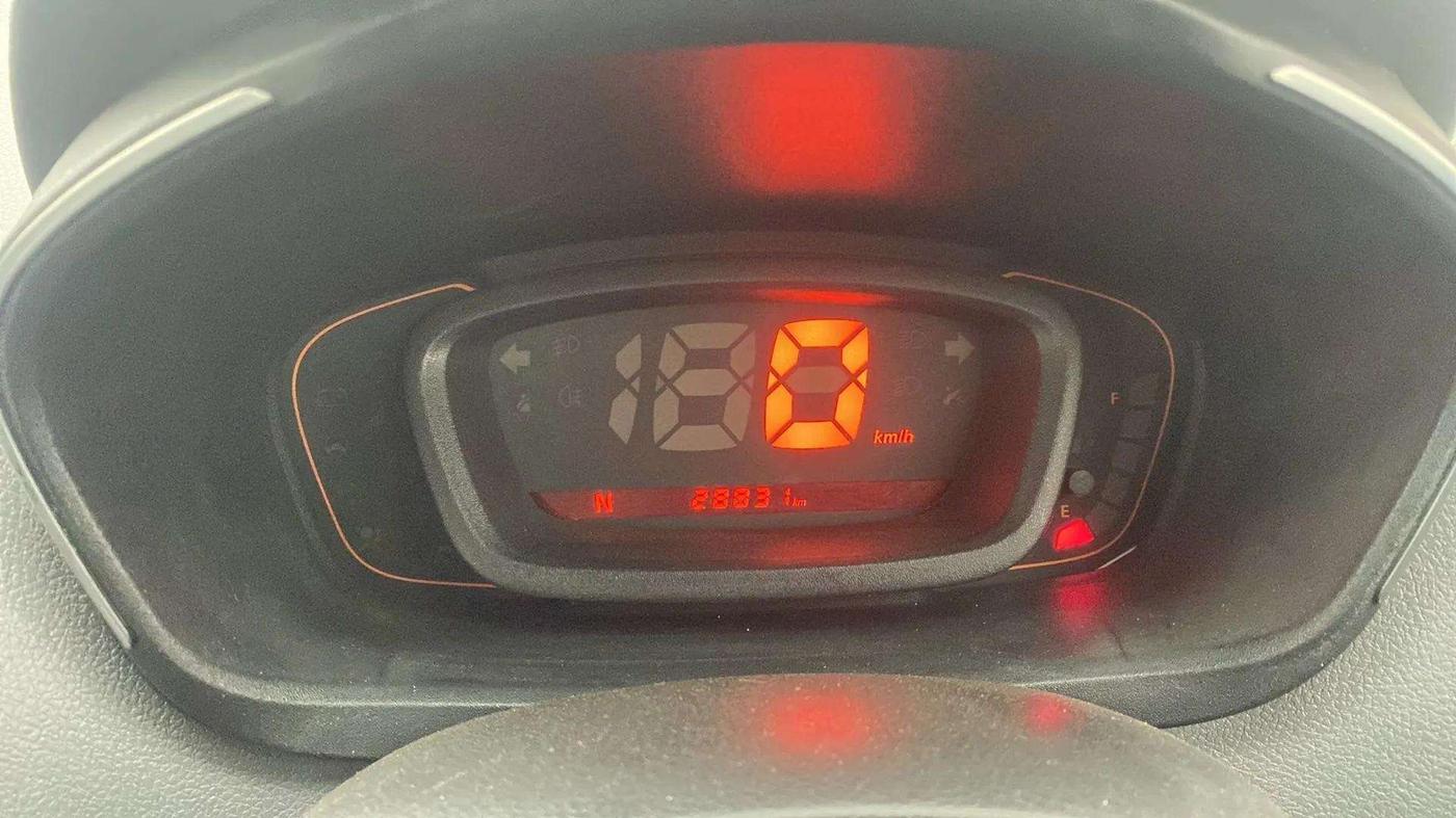 2017 Renault Kwid RXT 1.0 AMT, Petrol, Automatic, 28,907 km, Odometer Image