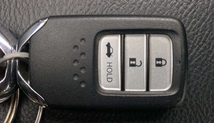 2021 Honda Amaze 1.2L I-VTEC VX CVT, Petrol, Automatic, 26,624 km, Key Close Up