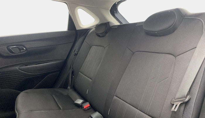 2021 Hyundai NEW I20 SPORTZ 1.2 MT, Petrol, Manual, 22,450 km, Right Side Rear Door Cabin