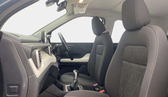 2022 Tata PUNCH CREATIVE  1.2 RTN DUAL TONE, Petrol, Manual, 31,002 km, Right Side Front Door Cabin