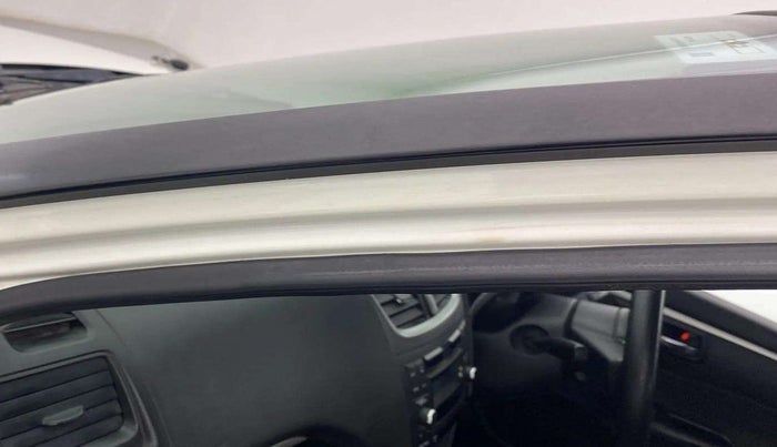 2017 Maruti Swift VXI O, Petrol, Manual, 38,470 km, Left A pillar - Slightly dented