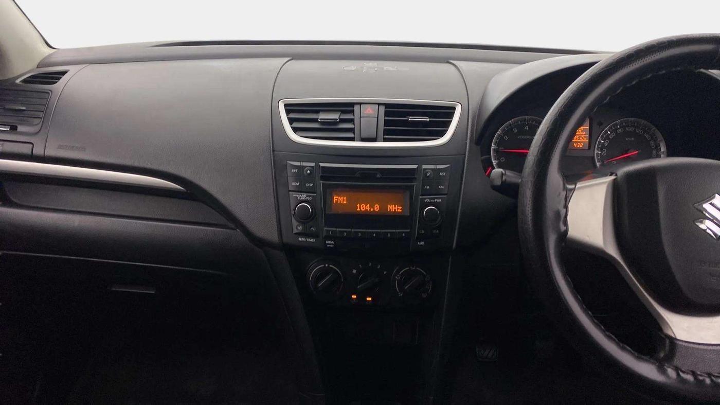 2017 Maruti Swift VXI O, Petrol, Manual, 38,470 km, Air Conditioner