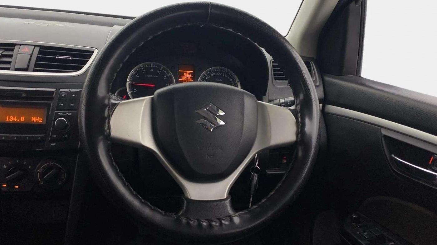 2017 Maruti Swift VXI O, Petrol, Manual, 38,470 km, Steering Wheel Close Up