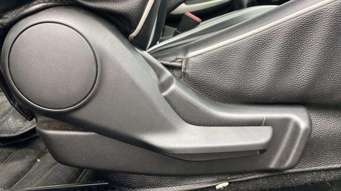 2017 Maruti Baleno DELTA PETROL 1.2, Petrol, Manual, 57,632 km, Driver Side Adjustment Panel