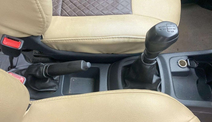 2016 Renault Kwid RXT 0.8, Petrol, Manual, 31,811 km, Gear Lever