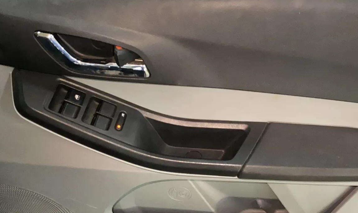 2021 Tata Tiago XZ PLUS PETROL, Petrol, Manual, 24,140 km, Driver Side Door Panels Control
