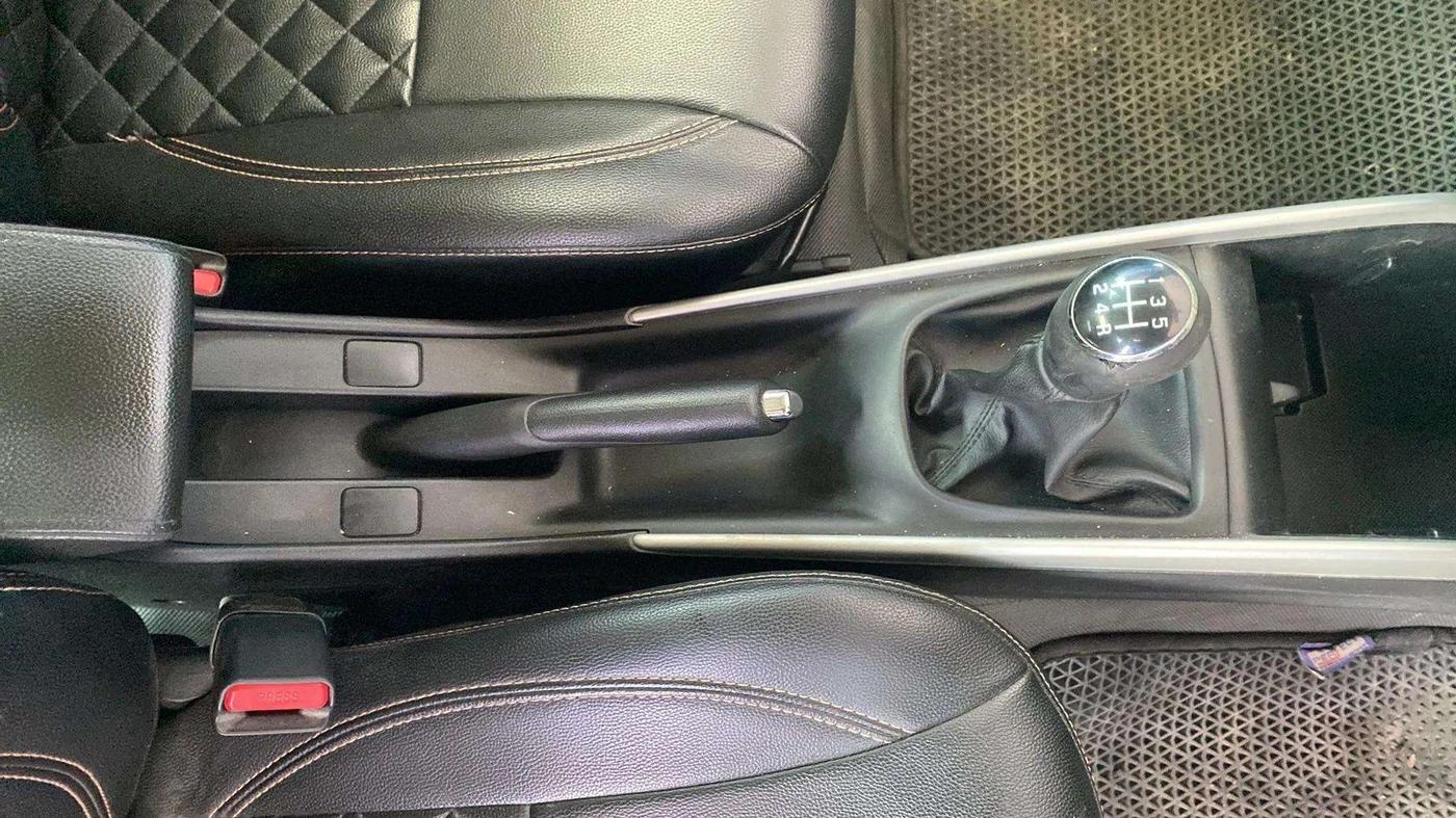 2017 Maruti Baleno ZETA PETROL 1.2, Petrol, Manual, 94,060 km, Gear Lever