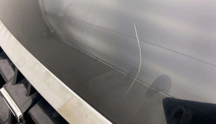 2018 Mahindra XUV500 W11 AT, Diesel, Automatic, 22,400 km, Bonnet (hood) - Minor scratches