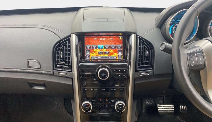 2018 Mahindra XUV500 W11 AT, Diesel, Automatic, 22,400 km, Air Conditioner