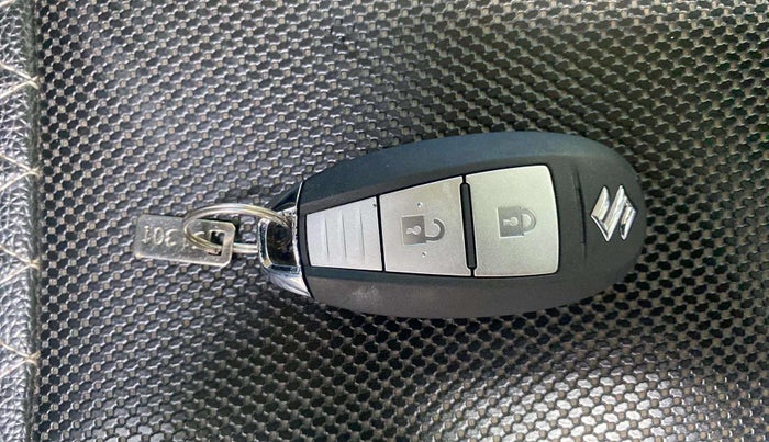 2018 Maruti Baleno ALPHA PETROL 1.2, Petrol, Manual, 76,839 km, Key Close Up
