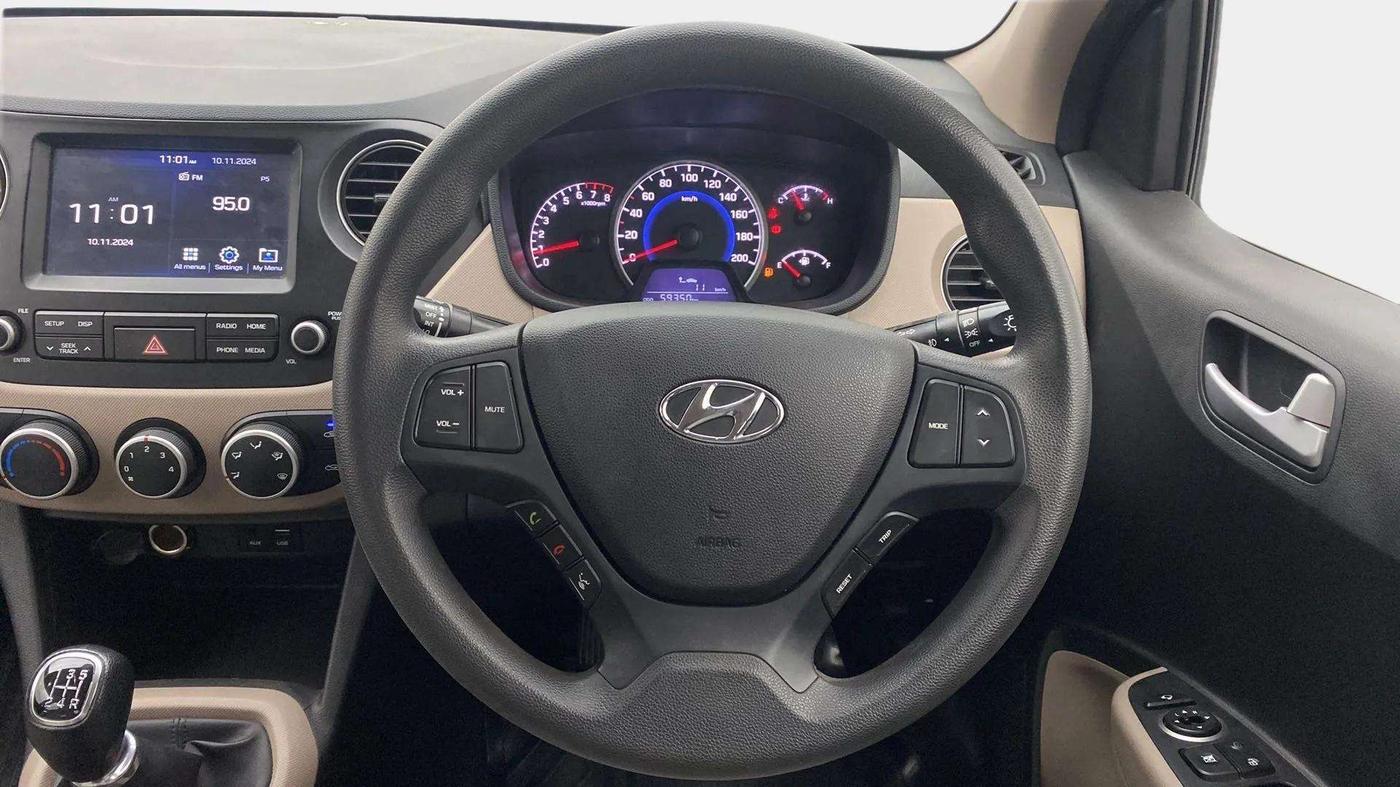 2017 Hyundai Grand i10 SPORTZ (O) 1.2 KAPPA VTVT, Petrol, Manual, 59,356 km, Steering Wheel Close Up