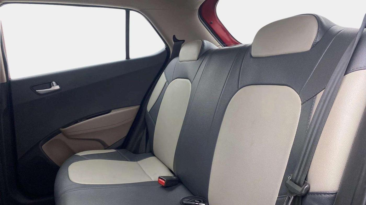 2017 Hyundai Grand i10 SPORTZ (O) 1.2 KAPPA VTVT, Petrol, Manual, 59,356 km, Right Side Rear Door Cabin