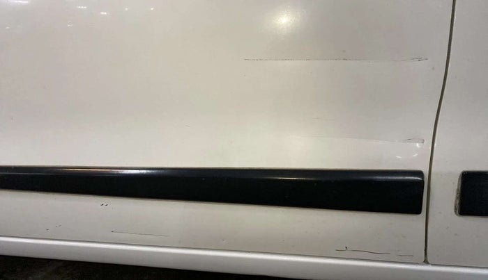 2015 Maruti Wagon R 1.0 VXI, Petrol, Manual, 86,566 km, Front passenger door - Slightly dented