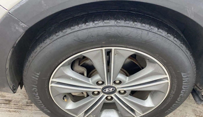 2018 Hyundai Creta SX PLUS AT 1.6 DIESEL, Diesel, Automatic, 84,696 km, Left front tyre - Minor crack