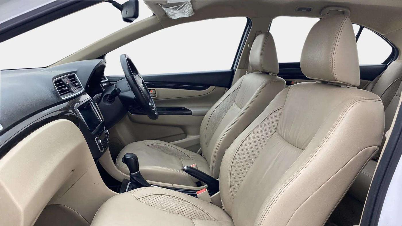 2017 Maruti Ciaz ALPHA  AT 1.4  PETROL, Petrol, Automatic, 64,487 km, Right Side Front Door Cabin