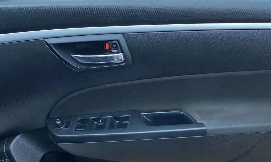2014 Maruti Swift VXI, Petrol, Manual, 70,712 km, Driver Side Door Panels Control