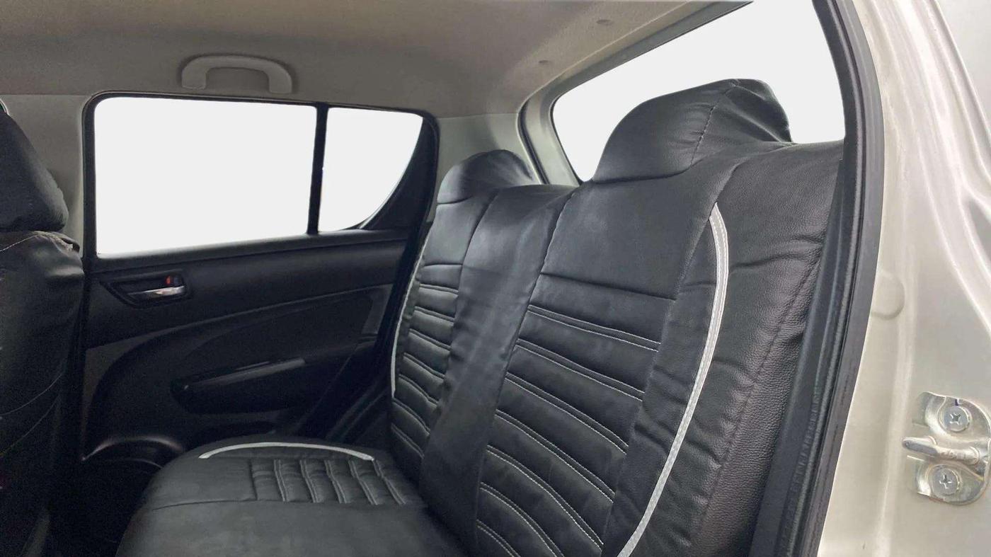 2014 Maruti Swift VXI, Petrol, Manual, 70,712 km, Right Side Rear Door Cabin