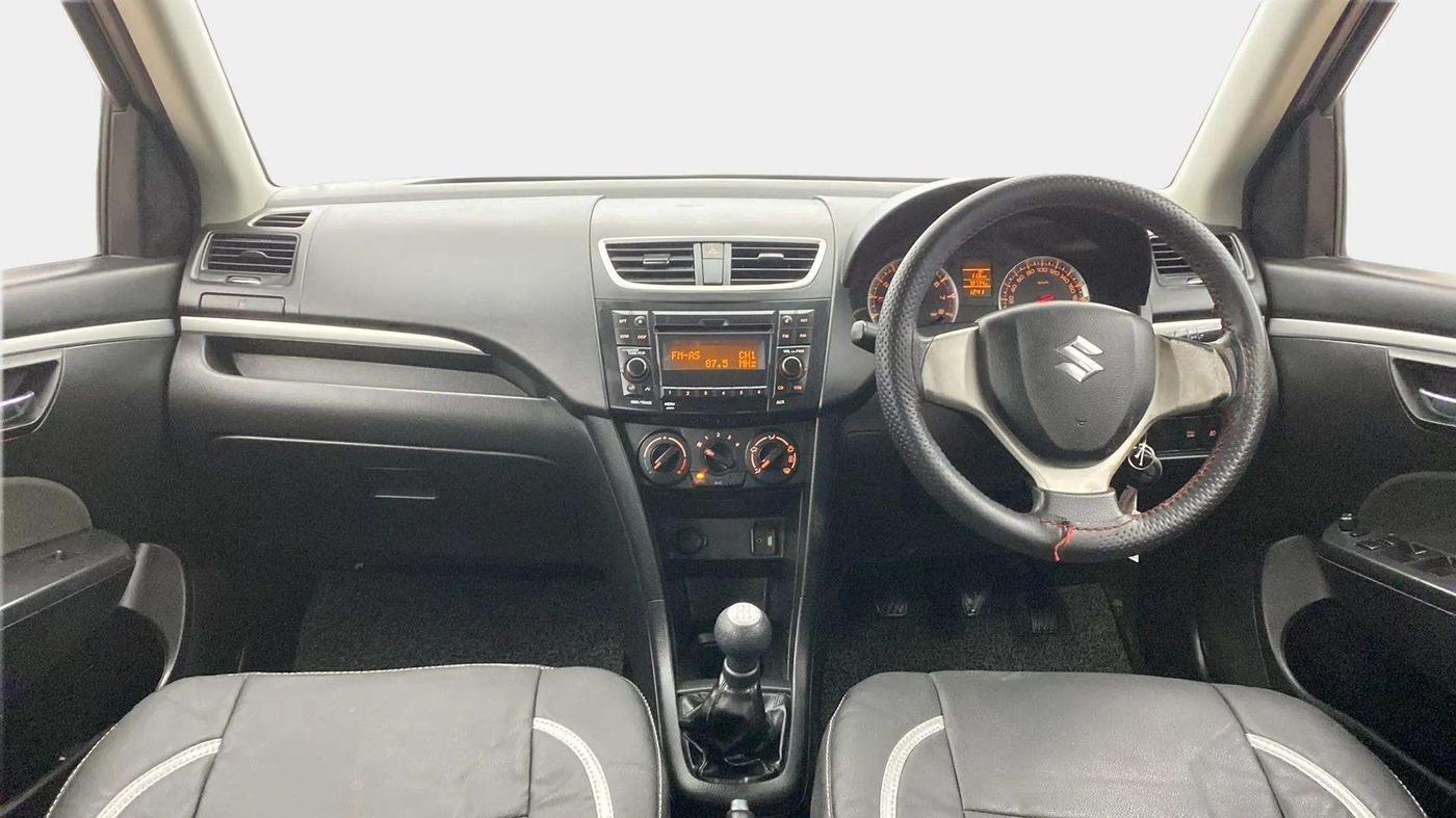 2014 Maruti Swift VXI, Petrol, Manual, 70,712 km, Dashboard