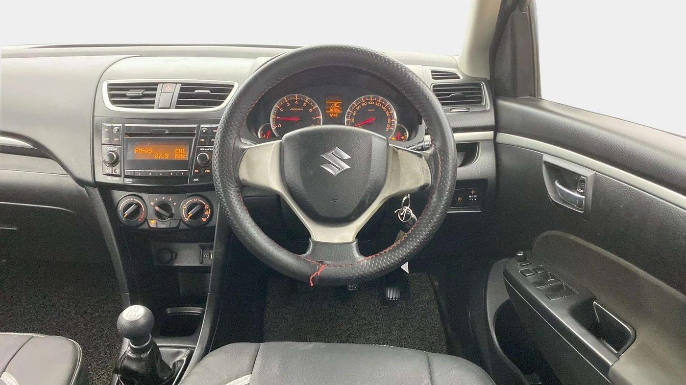 2014 Maruti Swift VXI, Petrol, Manual, 70,712 km, Steering Wheel Close Up