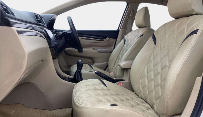 2016 Maruti Ciaz VXI, CNG, Manual, 49,410 km, Right Side Front Door Cabin