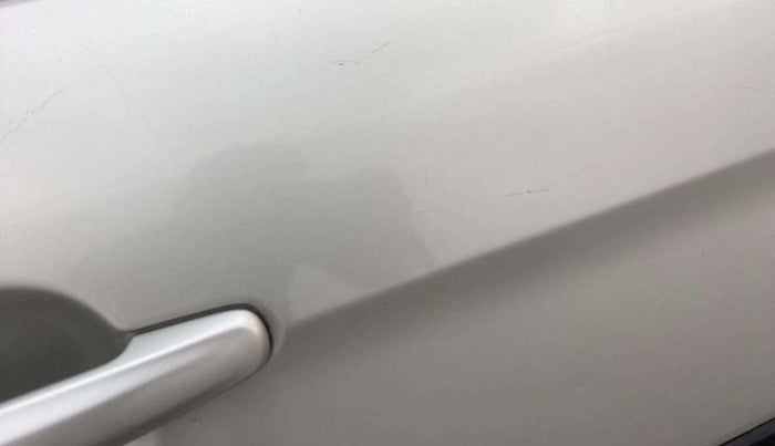 2016 Maruti Ciaz VXI, CNG, Manual, 49,410 km, Right rear door - Minor scratches